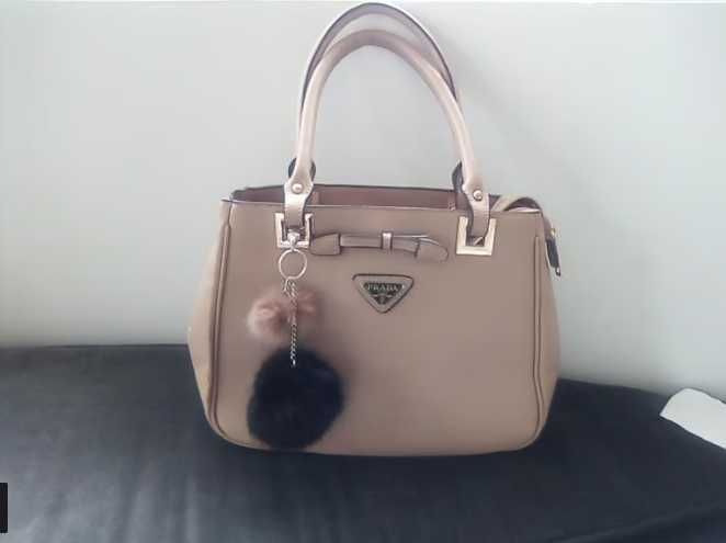 Geantă de mână cu fermoar superior și buzunare