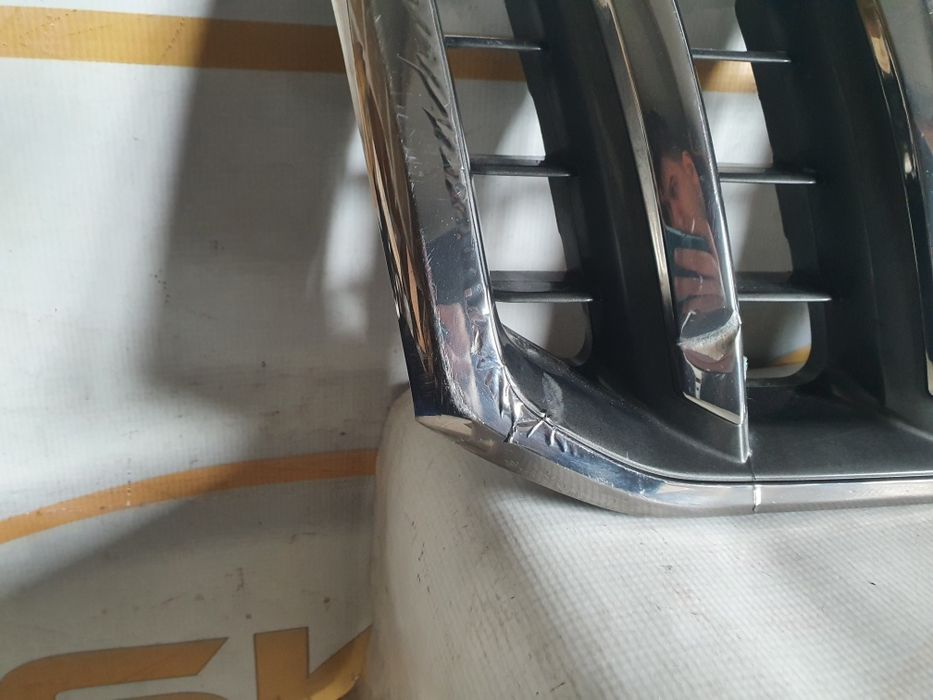 Grila radiator Toyota Land Cruiser J120 dupa 2003 cod 53111-60572