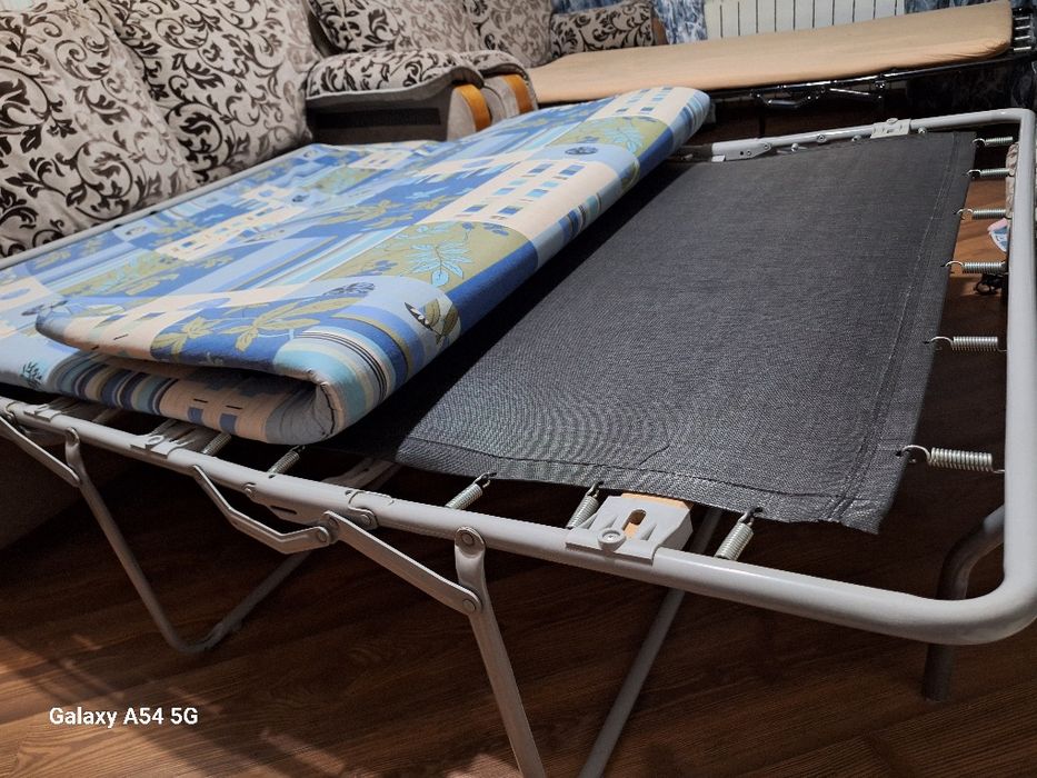 Диван и софа в хорошем состоянии