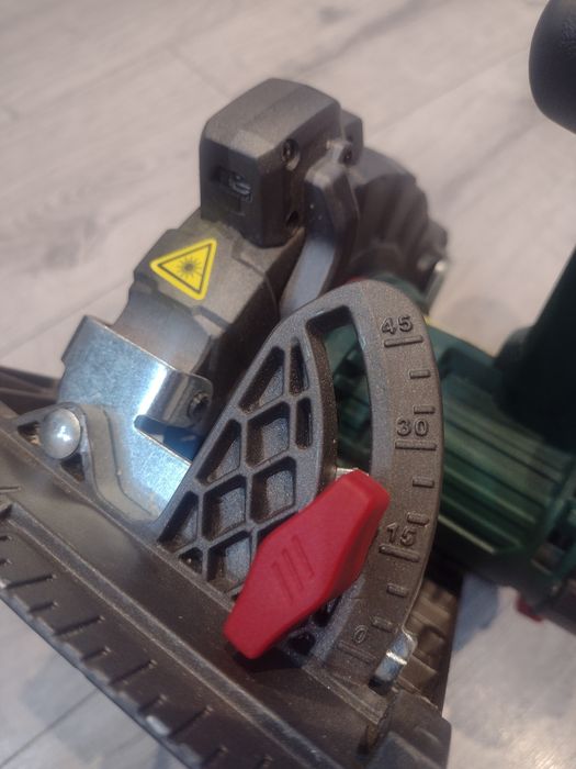 Акумулаторен циркуляр Парксайт