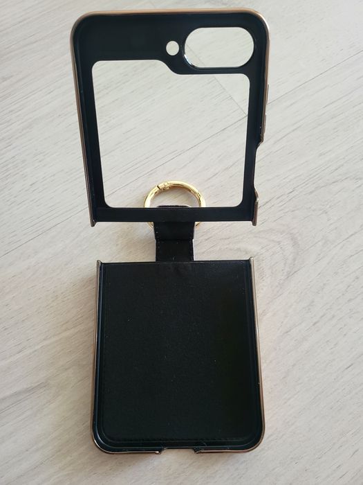 Чехлы на Samsung Galaxy Z Flip7Fe дешево