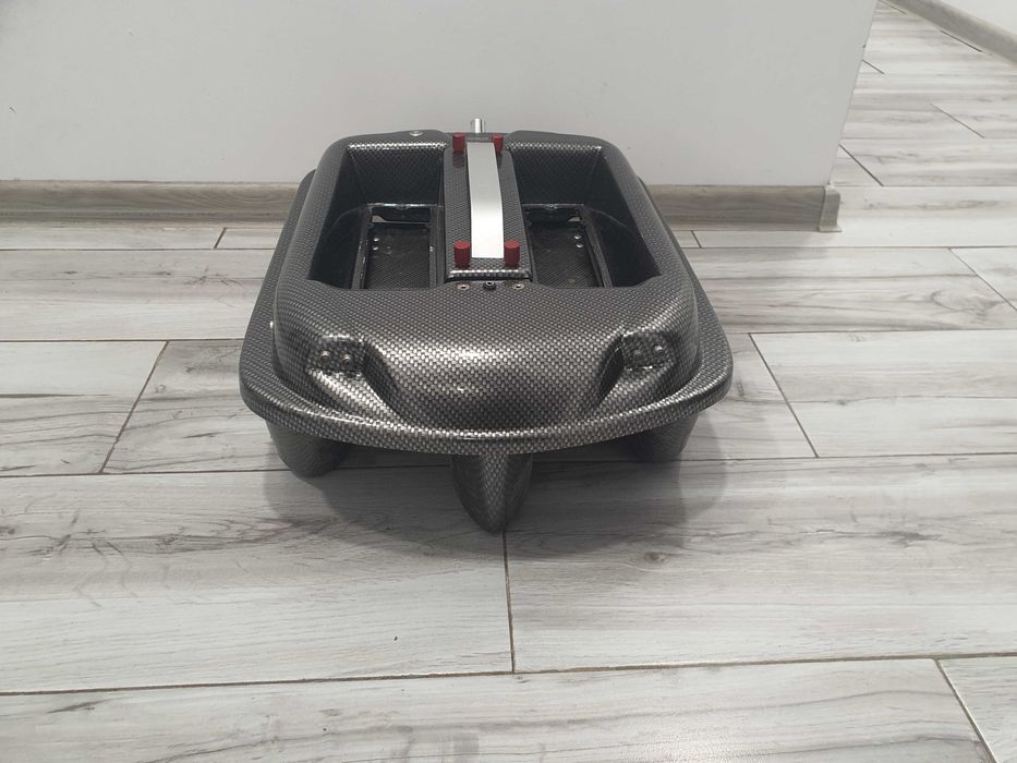 Лодка за захранка