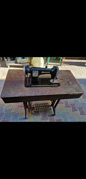 Стара шевна машина