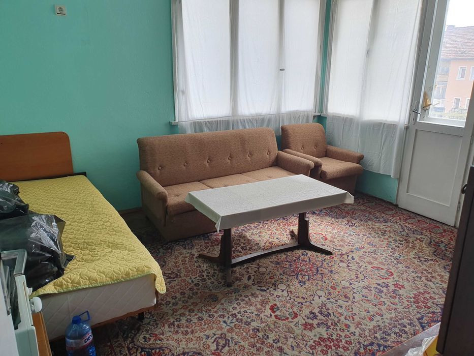 2-ри ет.от къща,тухла на плоча, 90 кв.м.,гараж,центр.част