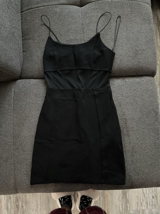 Черна рокля Bershka