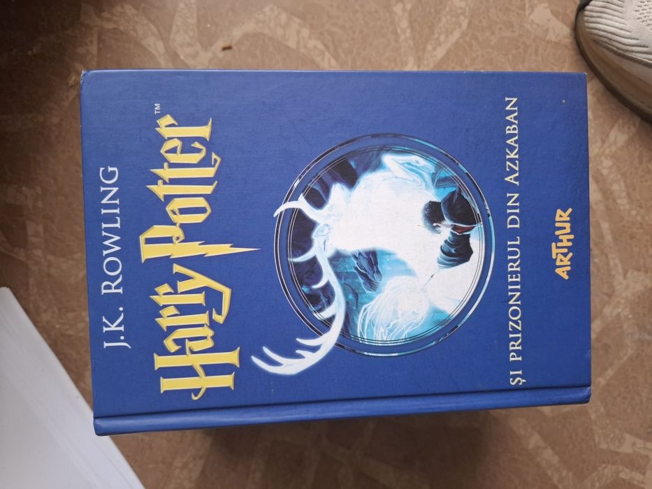 Vand cărți Harry Potter