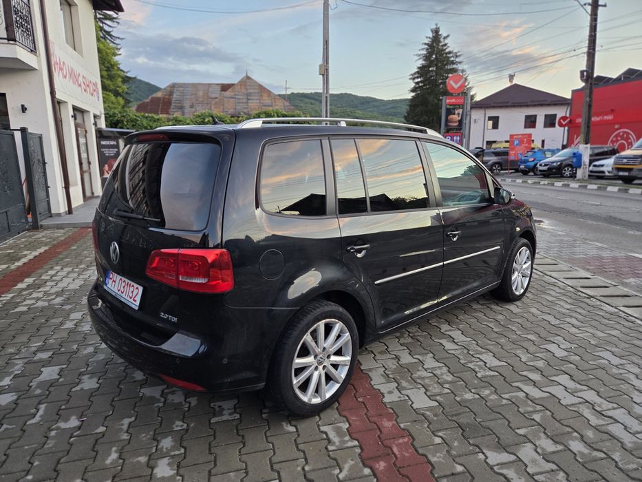 VOLKSWAGEN Touran 2012 — imagine 3