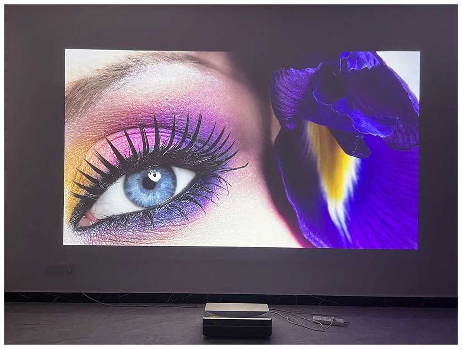 Лазерный проектор Changhong B8U 4K Android 11.0