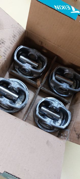 Комплект поршней 1AR FE