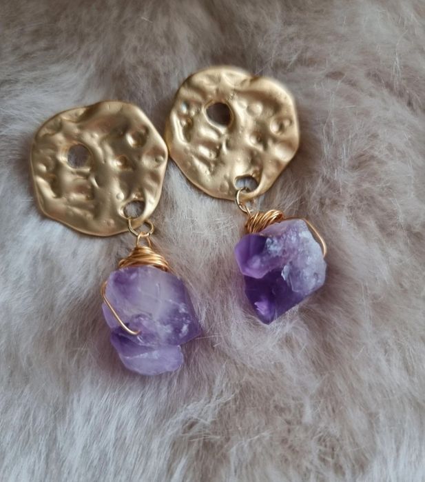 Cercei noi din ametist brut