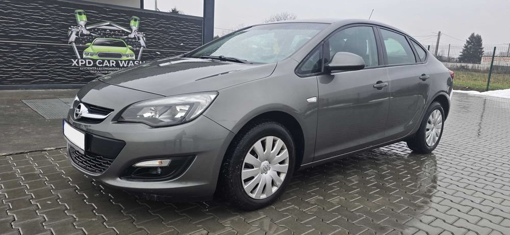 Opel Astra J Sedan 1.4 Benzina 140CP