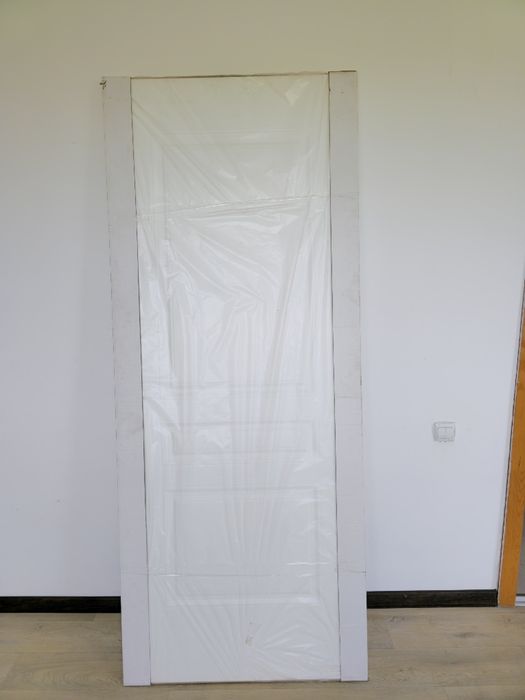 Дверь эмаль Высота 2.20см, ширина 90см.