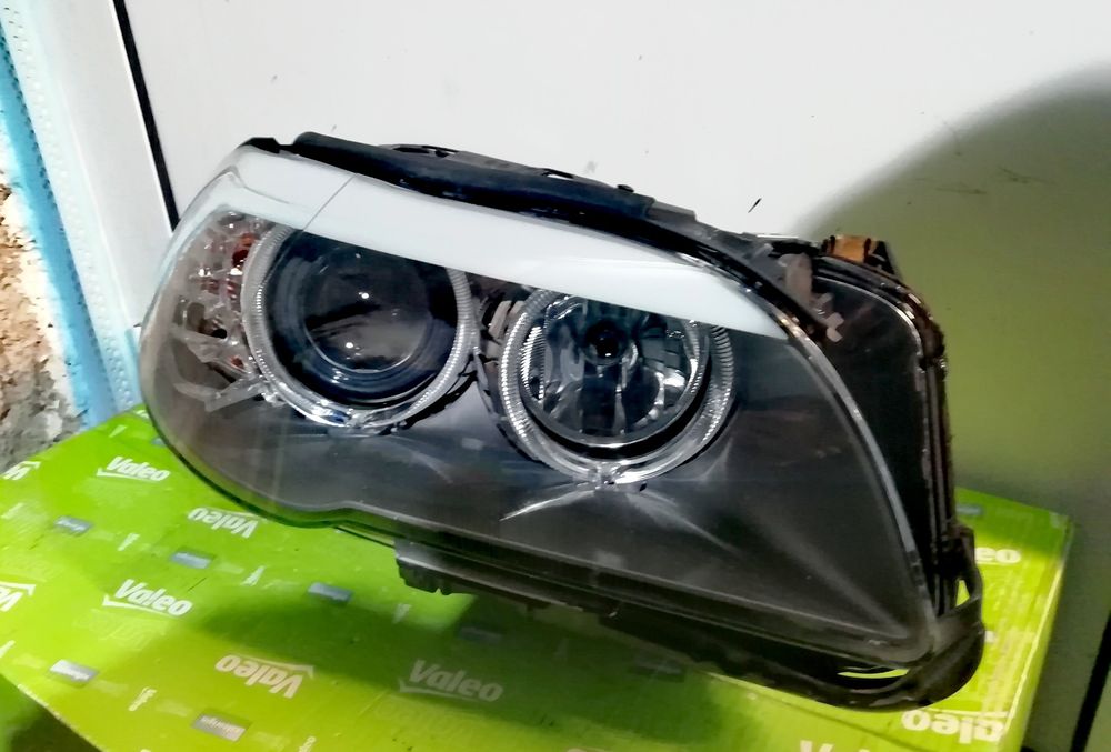 Фар фарове за BMW F10 F11 / БМВ 5 Ф10 Ф11 - H7 H7 + LED.