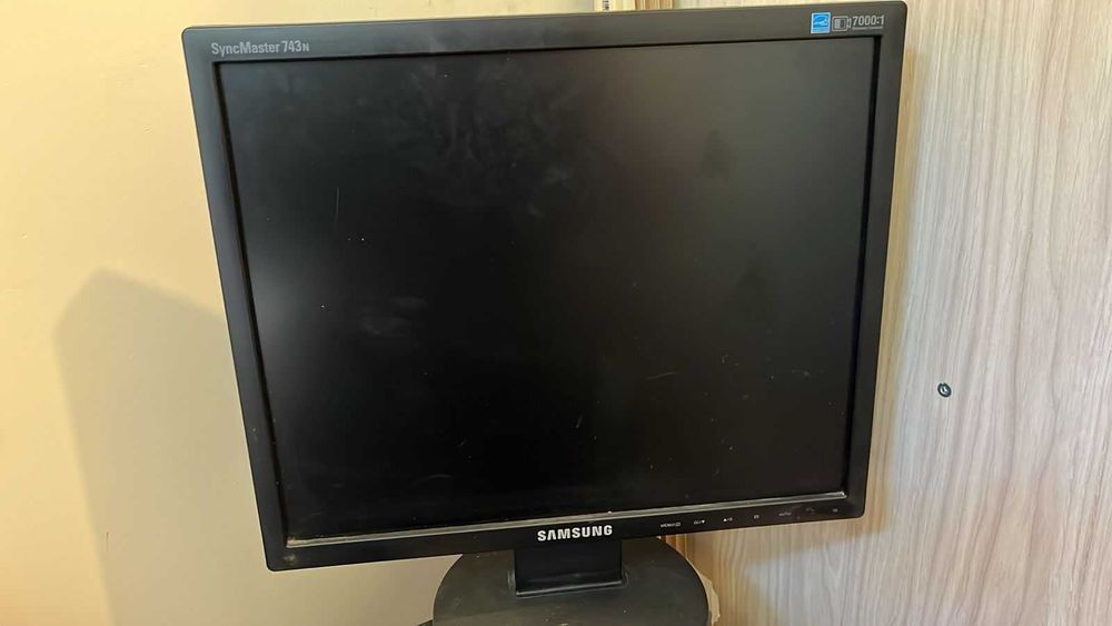 продам монитор продам