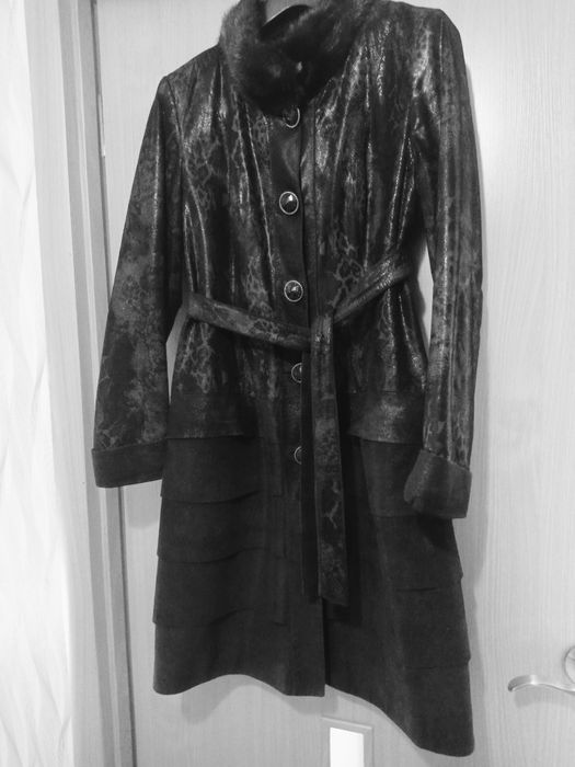 Продам пальто замшевое