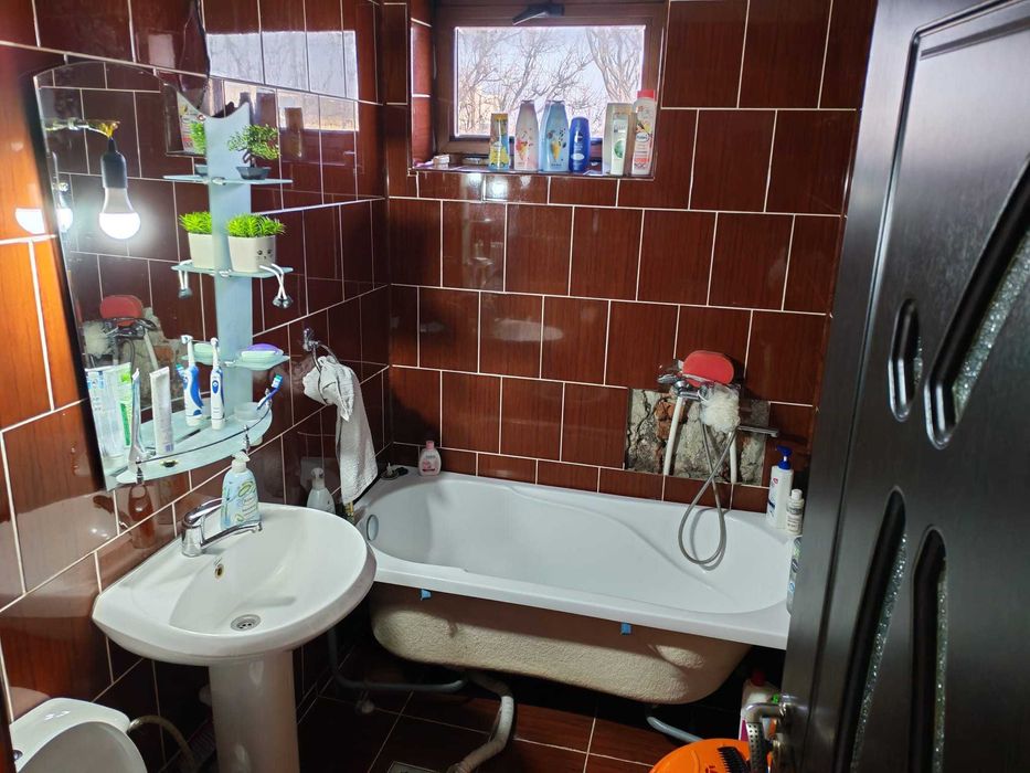 Apartament 3 camere -  DE VINZARE