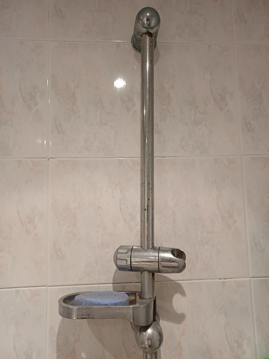 Два броя смесители за баня