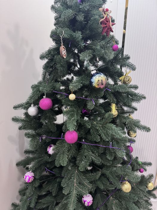 Пподается елка 180см