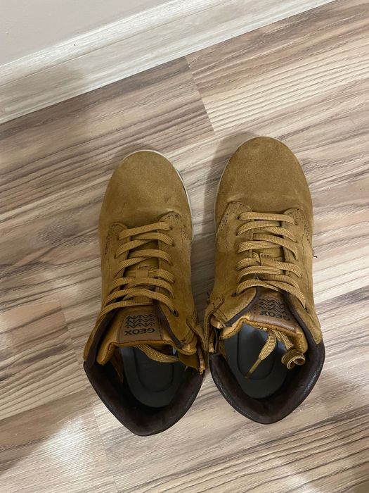 Велурени боти Geox