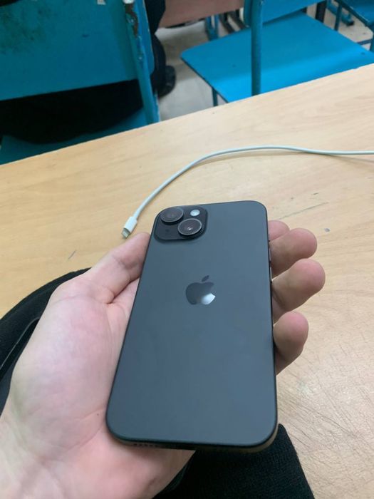 продам/обмен айфон 15