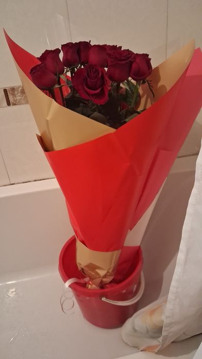 Розы огромные  разного цвета