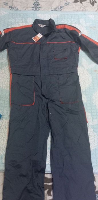 Продам защитные комбинезоны