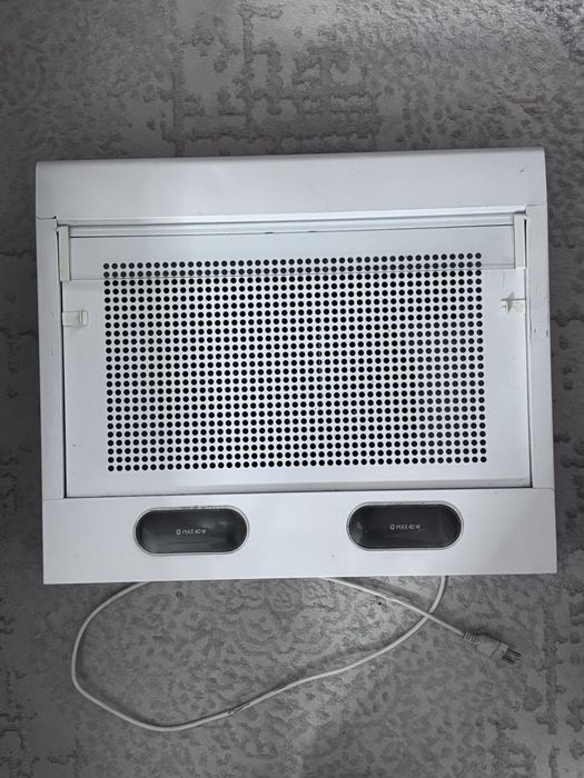 продается вытяжка на кухню