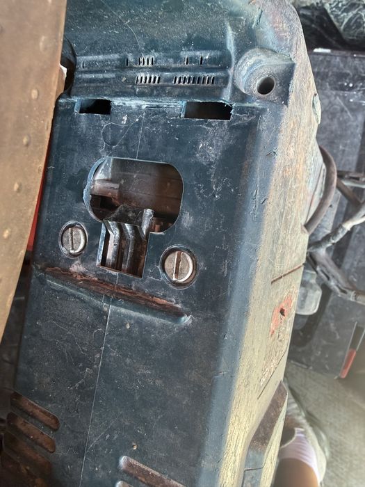 Vand Picamar Bosch GSH 11 E are butonul defect
