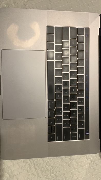 Apple MacBook Pro 14.3" i7-7920HQ 512GB SSD 16GB