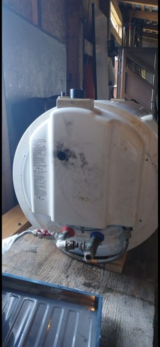 Se vinde boiler pe gaz