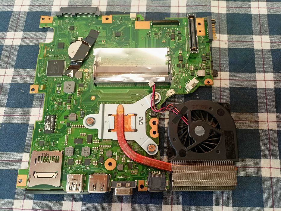 Elemente Fujitsu LifeBook E756