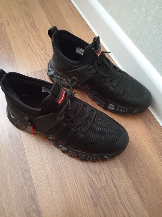 Кроссовки мужское