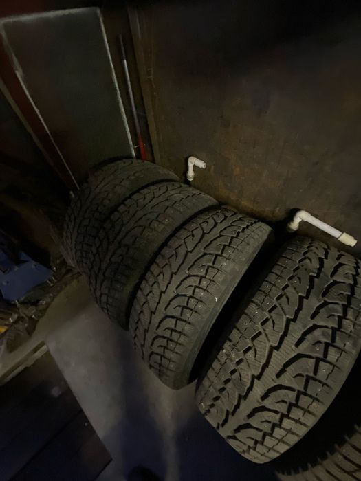 Шины Hankook в идеальном состояний новая