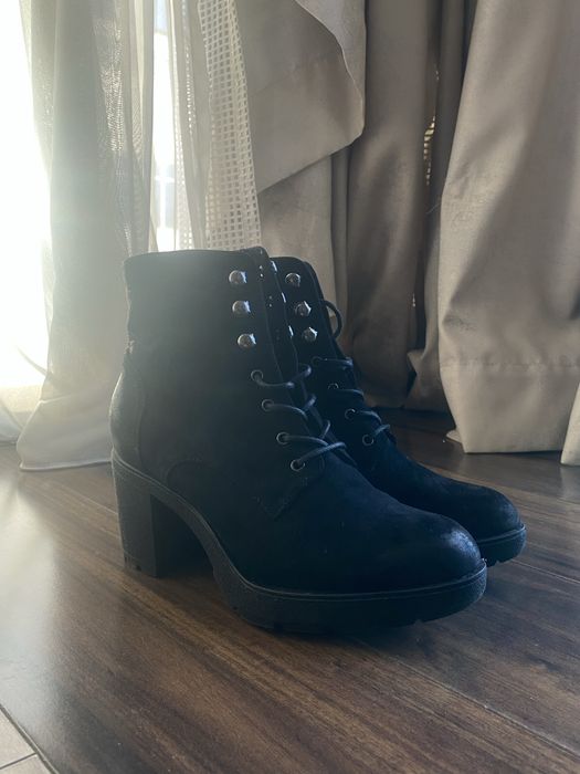 Черен ток дамски обувки