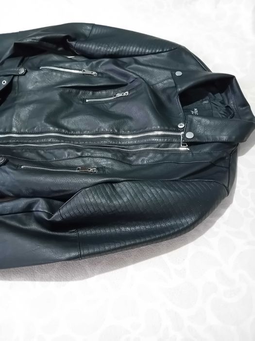 Кожено яке с колан