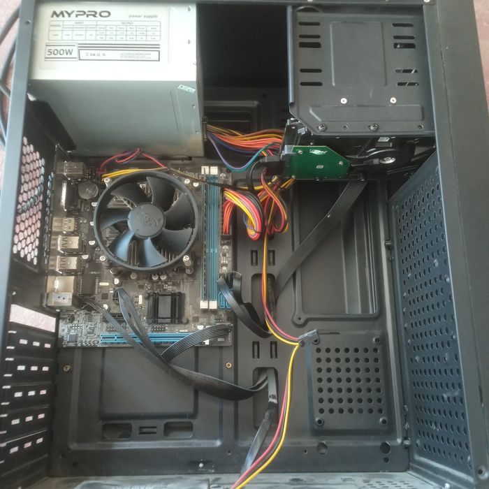 Kompyuter sotiladi  srochna xotira 256gb  video carta xotirasi 1 tb