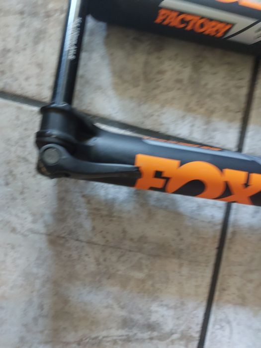 Fox 34 Factory 150м.