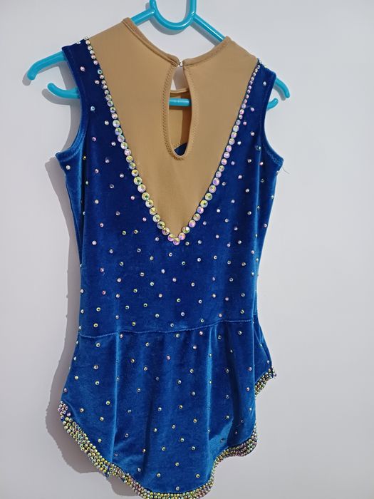 Costum gimnastică ritmică
