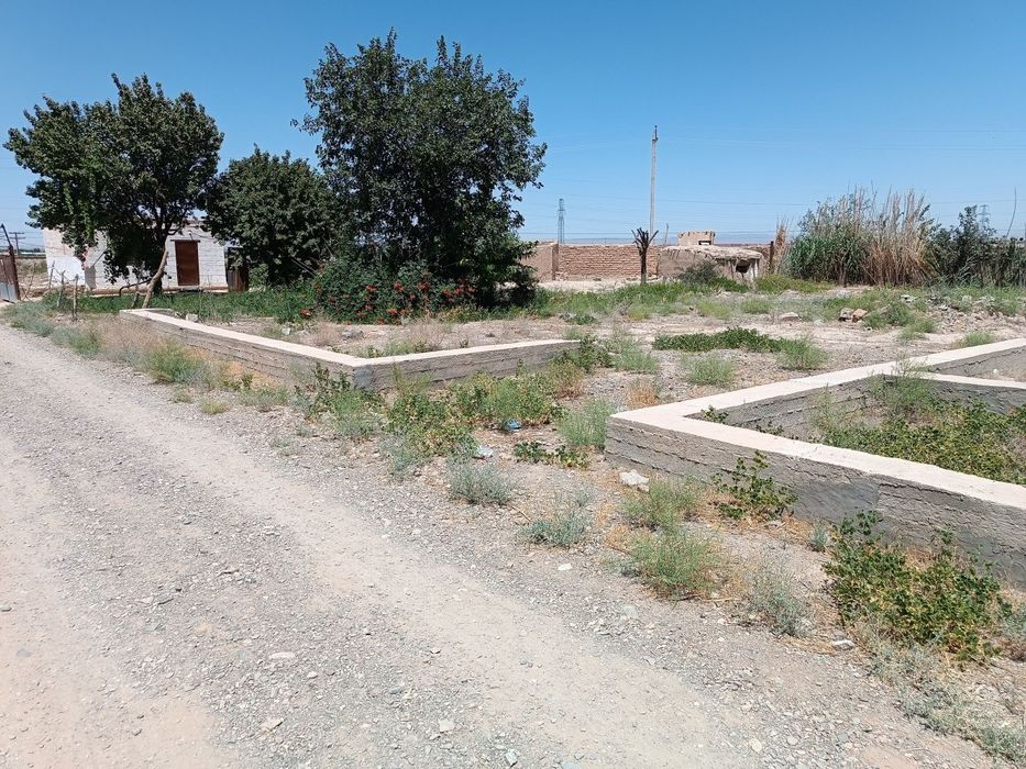 Dacha sotiladi 6 sotix fundamenti quyilgan arzon narxda