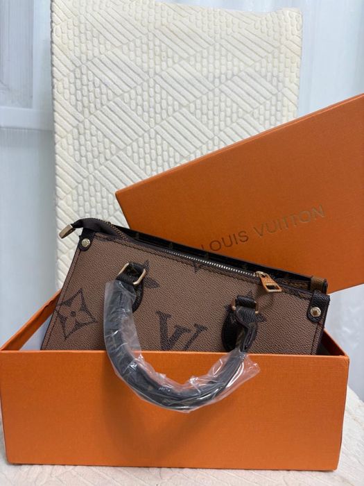 Женские сумки в наличии, цена договорная от 10000