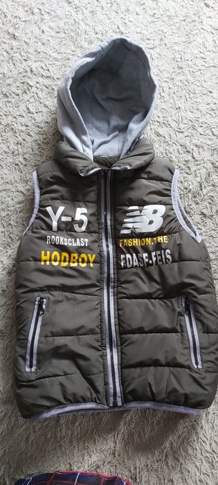 Продаю безрукавку для мальчика8-9лет