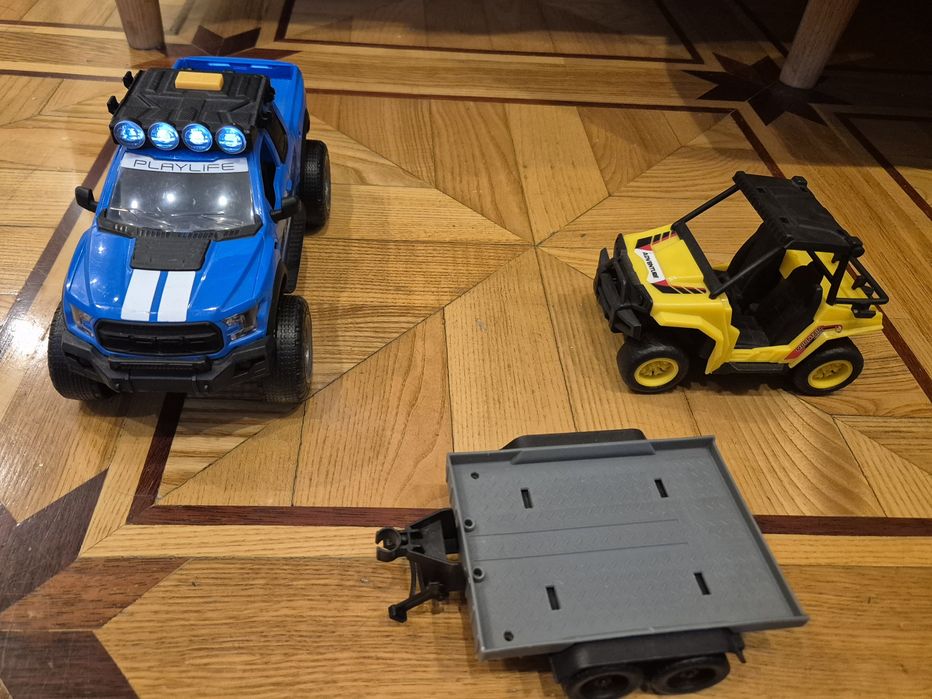 Продам машинку с прицепом б/у