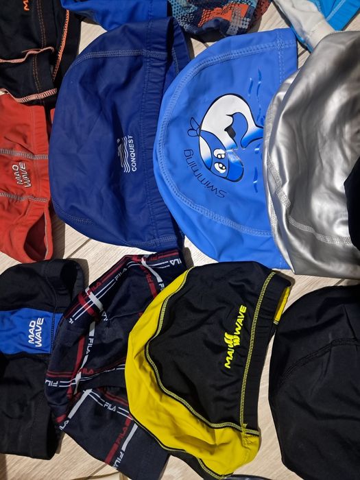 Шапочки для плавания, бассейна.