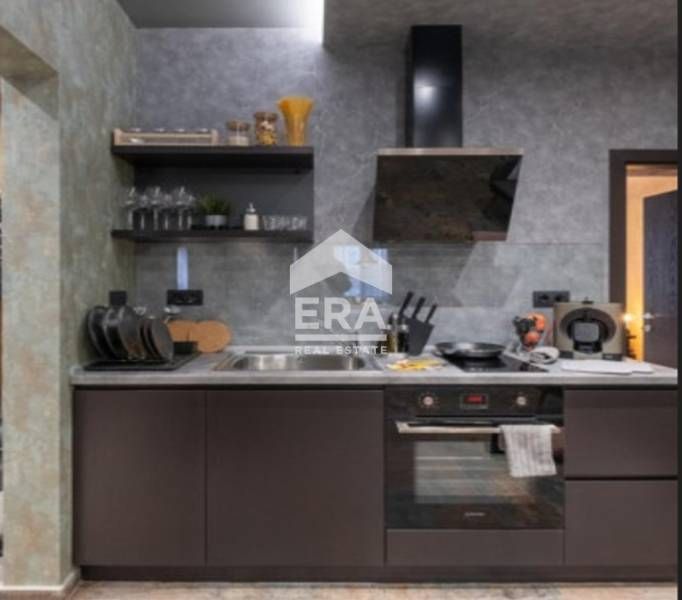 Продава се Тристаен апартамент в София, Център - 105 кв.м за 2761 €/кв.м - Снимка #3