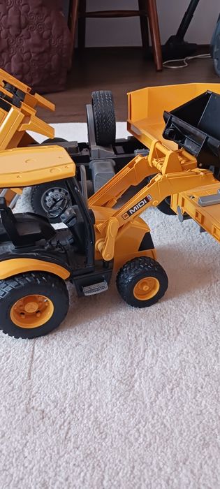 Камион, ремарке, валяк и багер Брудер Bruder