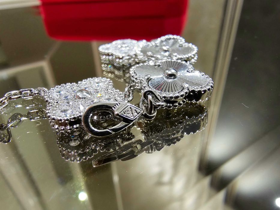 Van Cleef & Arpels VCA Silver Diamond 5 Vintage Alhambra Дамска Гривна