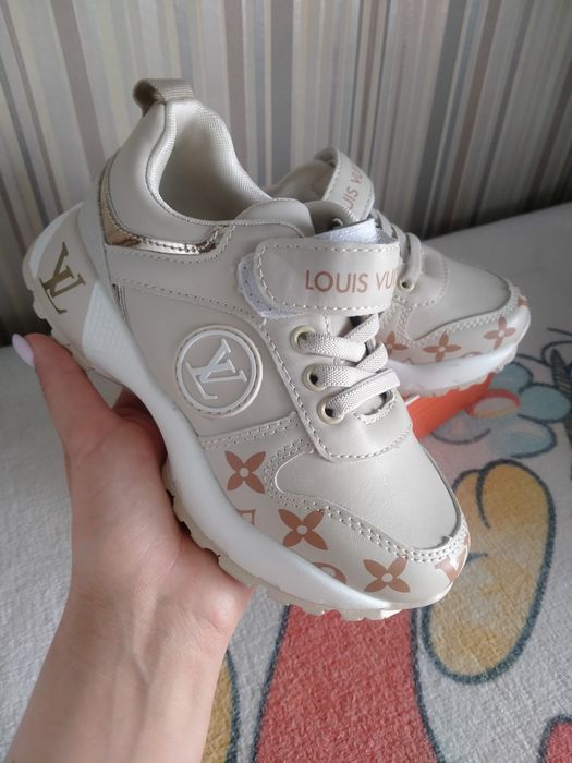 Кроссовки кожаные