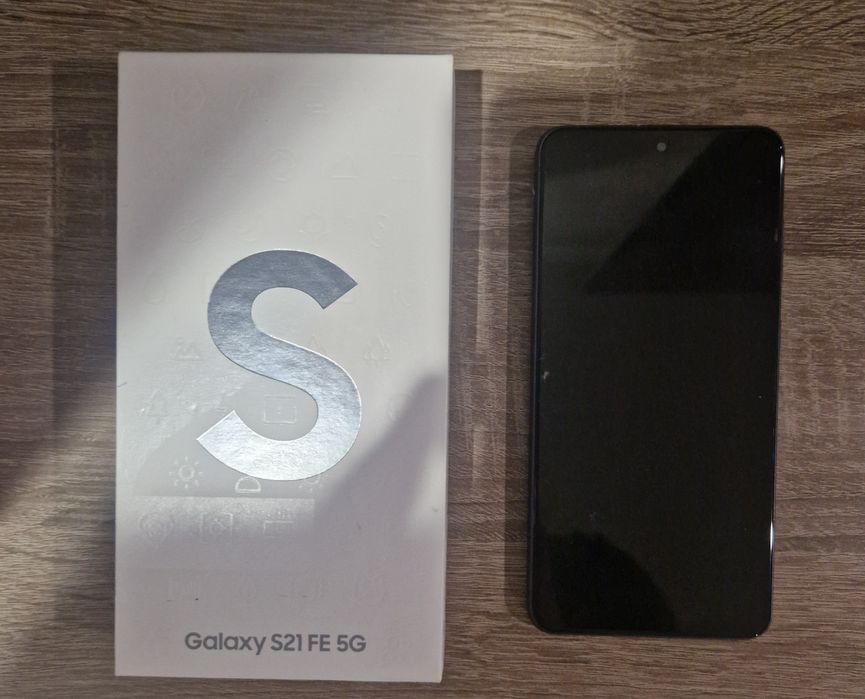 Продам смартфон Samsung S21fe