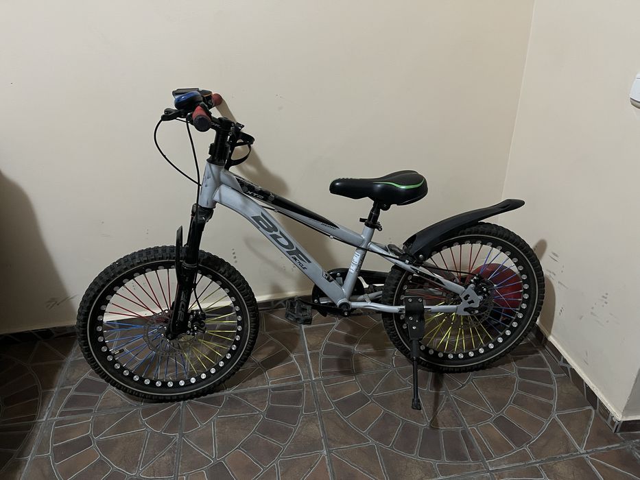 велосипед. на 6.7.8 лет