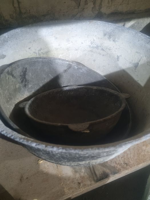 Казаны, сковородки, кострюли б/у